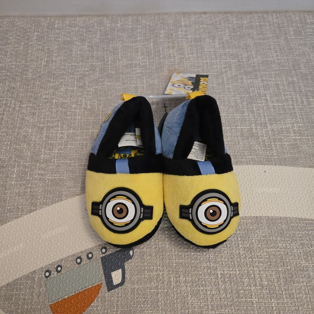 New Minions Toddler Slippers Small(5T-6T) Indoor/outdoor Slip-on Shoes